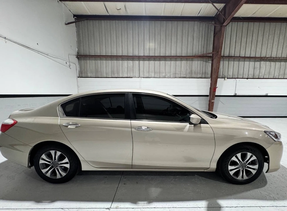 2013 Honda Accord 9th Gen - Image 10 of 21
