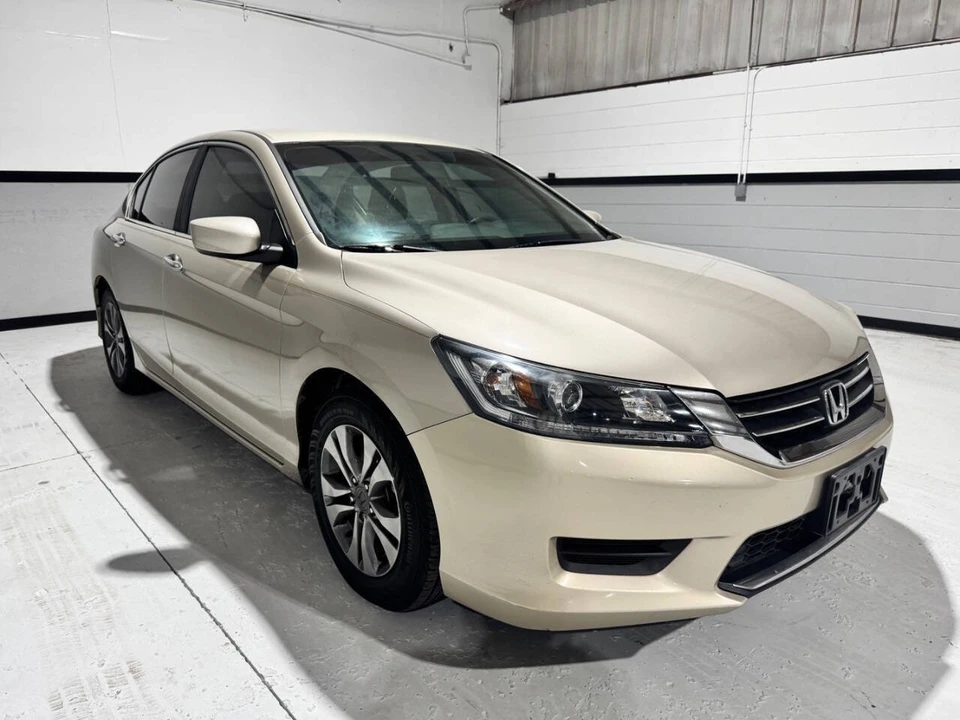 2013 Honda Accord 9th Gen - Image 9 of 21