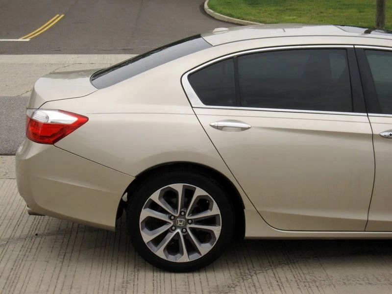 2013 Honda Accord 9th Gen - Image 11 of 12