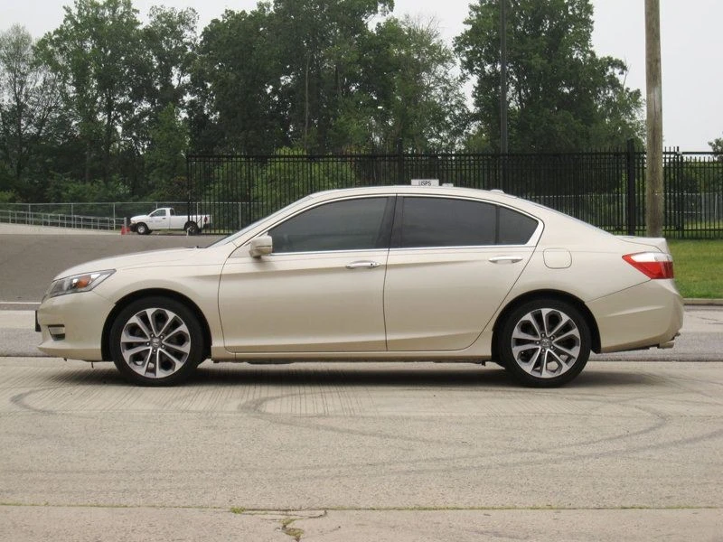 2013 Honda Accord 9th Gen - Image 6 of 12