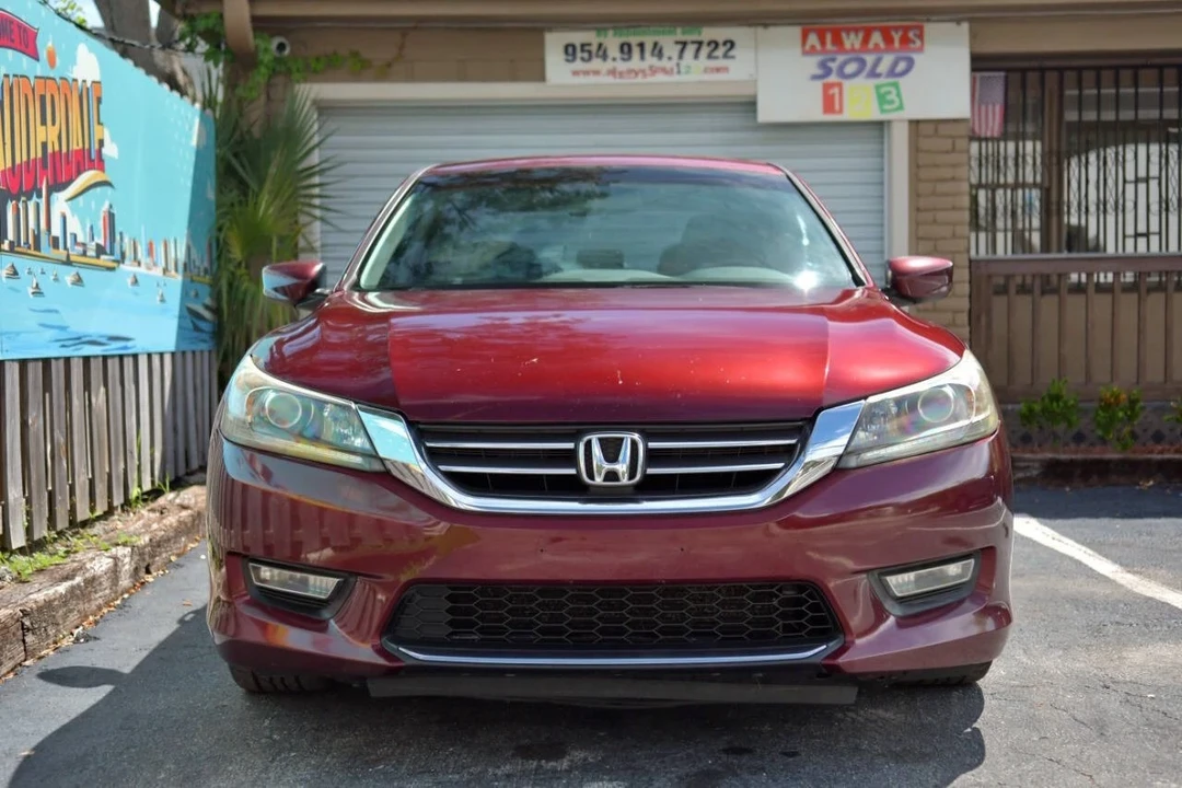 2013 Honda Accord 9th Gen - Image 2 of 12