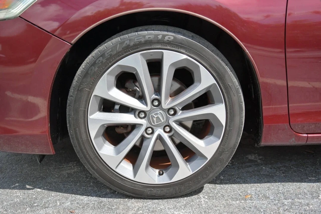 2013 Honda Accord 9th Gen - Image 9 of 12