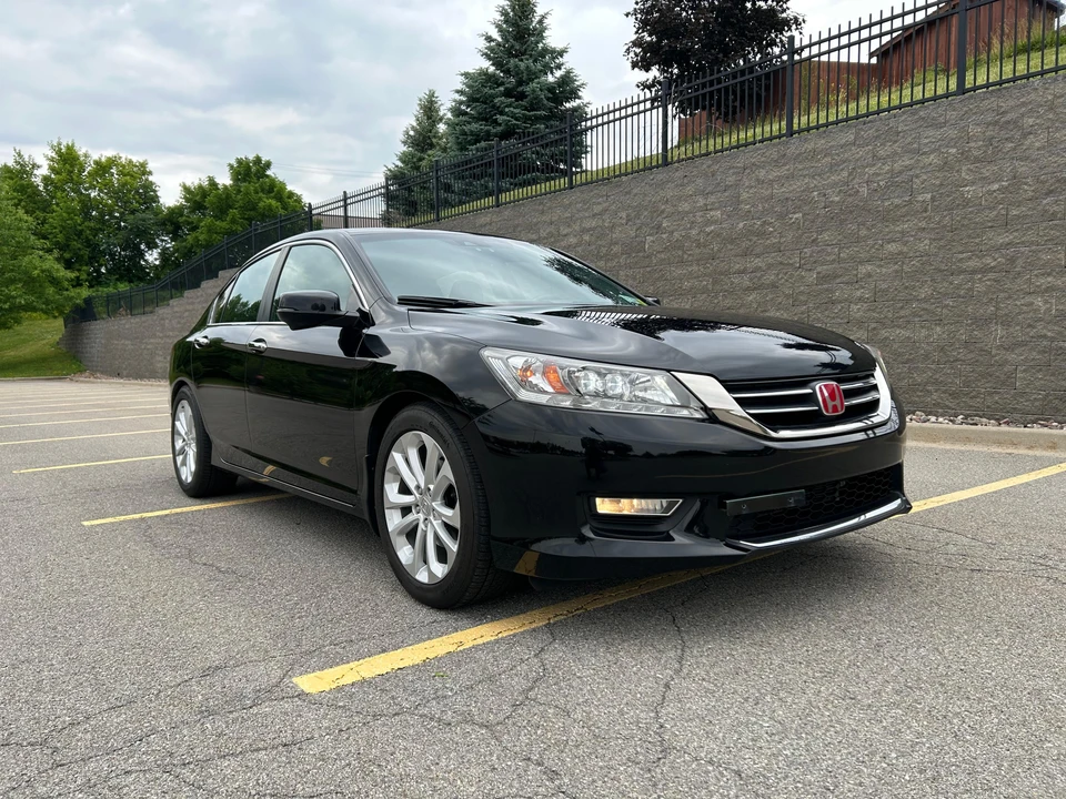 2013 Honda Accord 9th Gen - Image 10 of 31