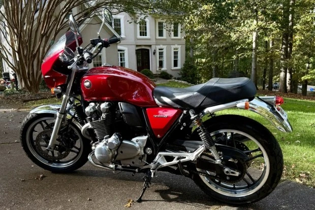 2013 Honda Super Sport: CB750F & CB900F & CB1100F - Image 2 of 7