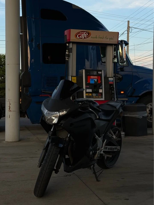 2013 Honda CBR - Image 5 of 6