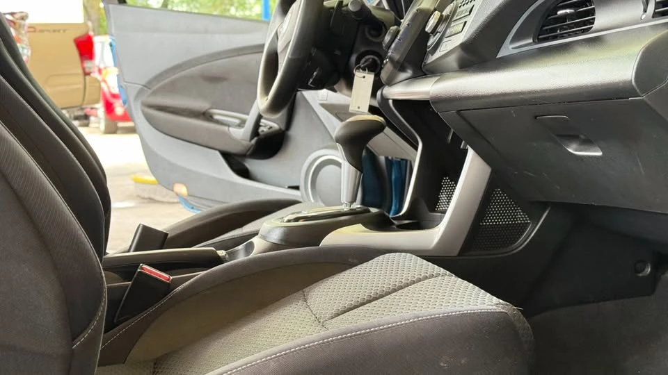 2013 Honda CR-Z - Image 6 of 19