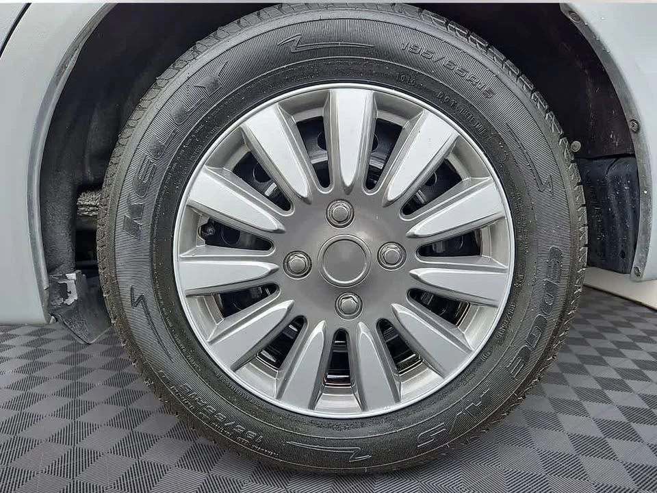 2013 Honda Civic 9th Gen - Image 8 of 20