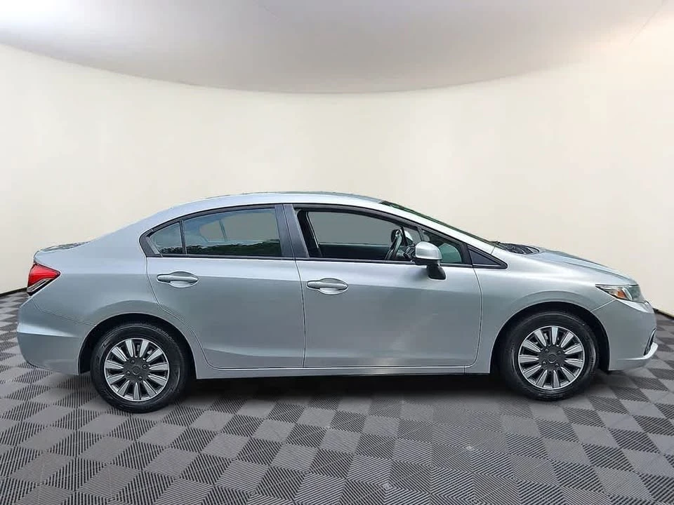 2013 Honda Civic 9th Gen - Image 7 of 20