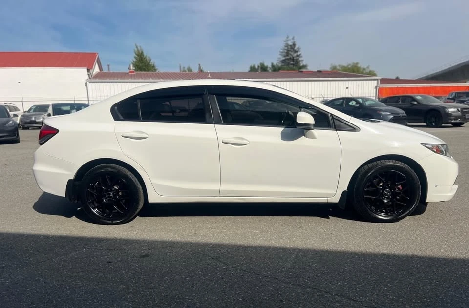 2013 Honda Civic 9th Gen - Image 6 of 11