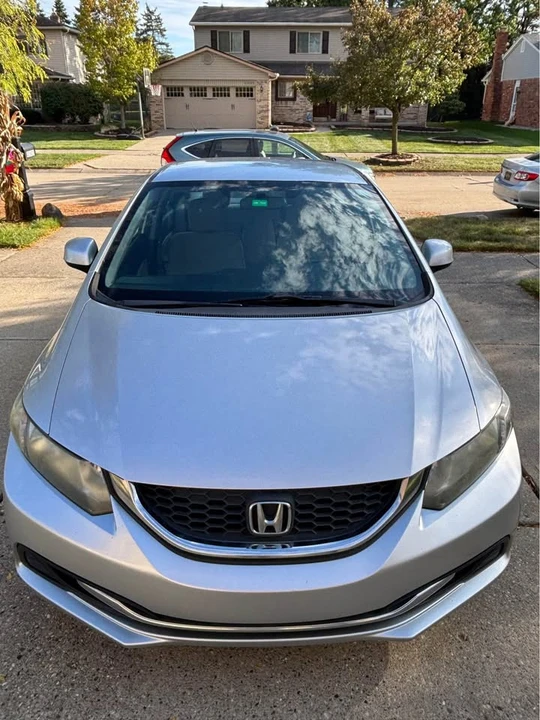 2013 Honda Civic 9th Gen - Image 5 of 9