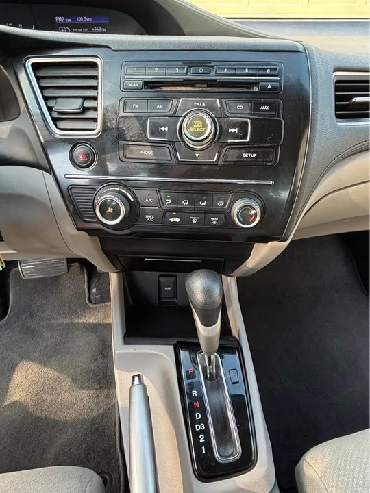 2013 Honda Civic 9th Gen - Image 4 of 9