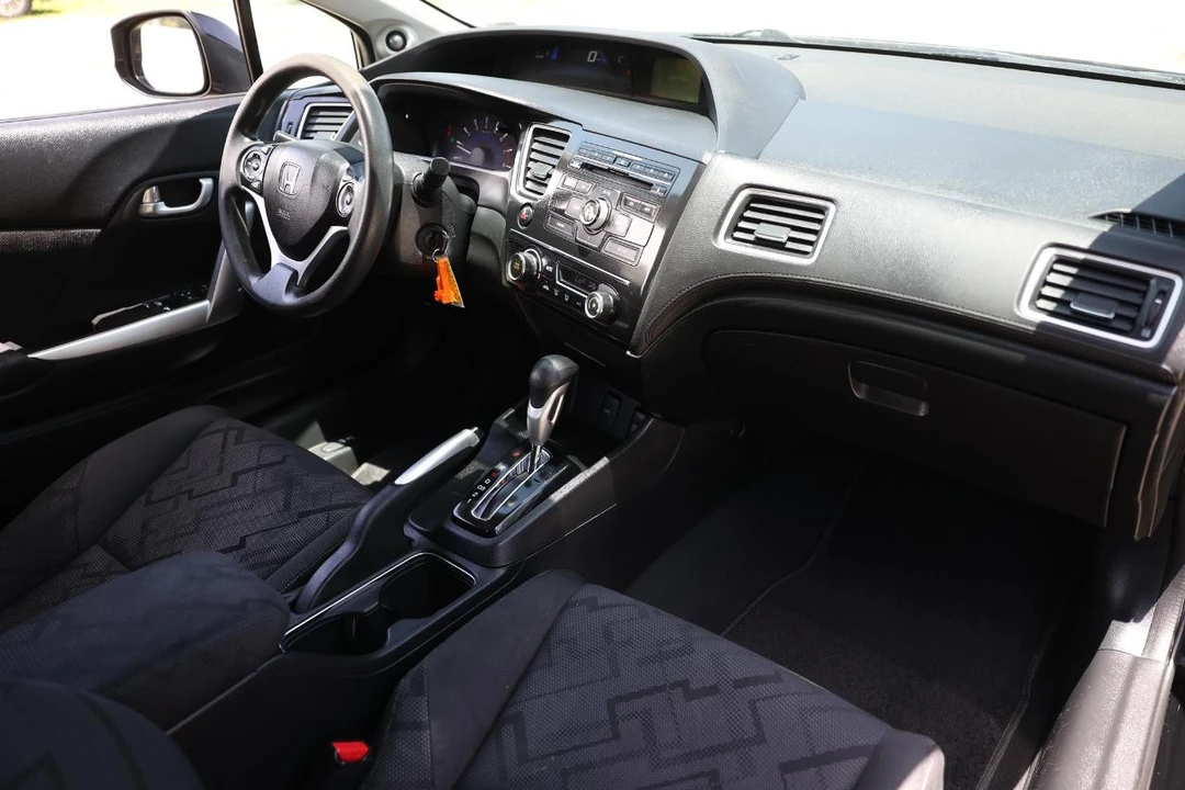 2013 Honda Civic 9th Gen - Image 18 of 31