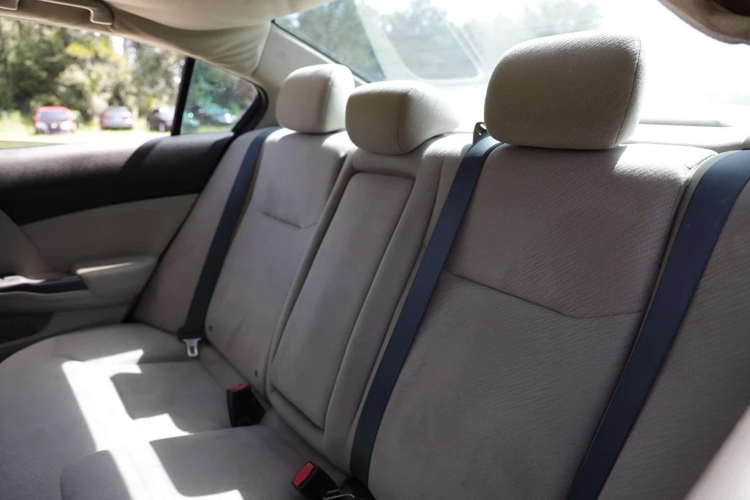 2013 Honda Civic 9th Gen - Image 8 of 31