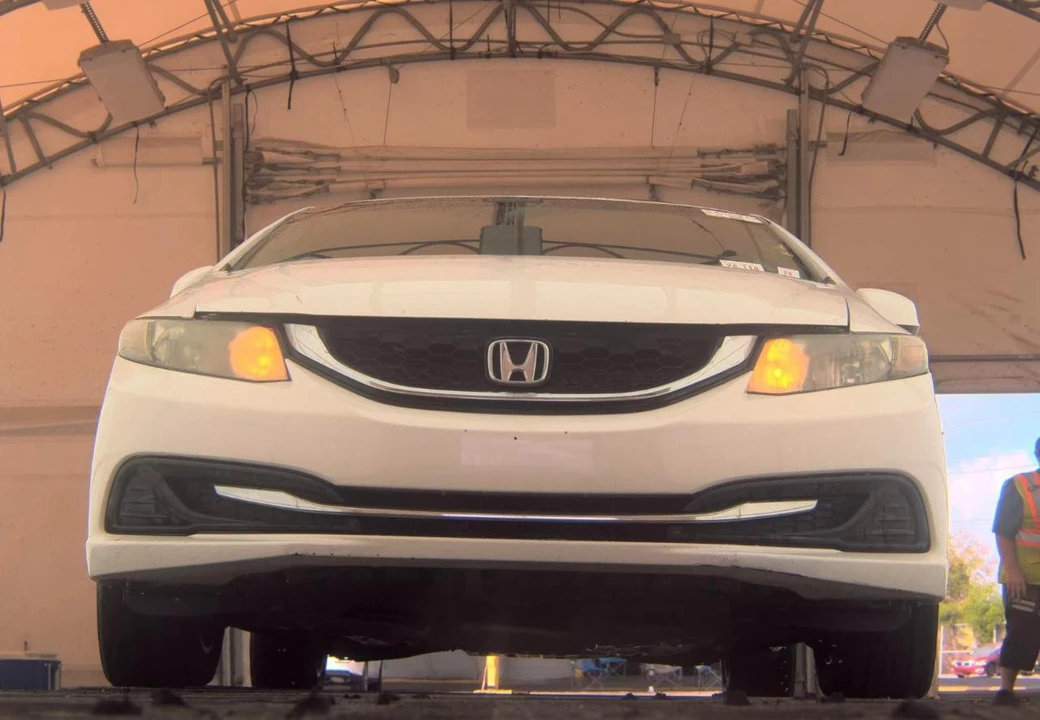 2013 Honda Civic 9th Gen - Image 3 of 14