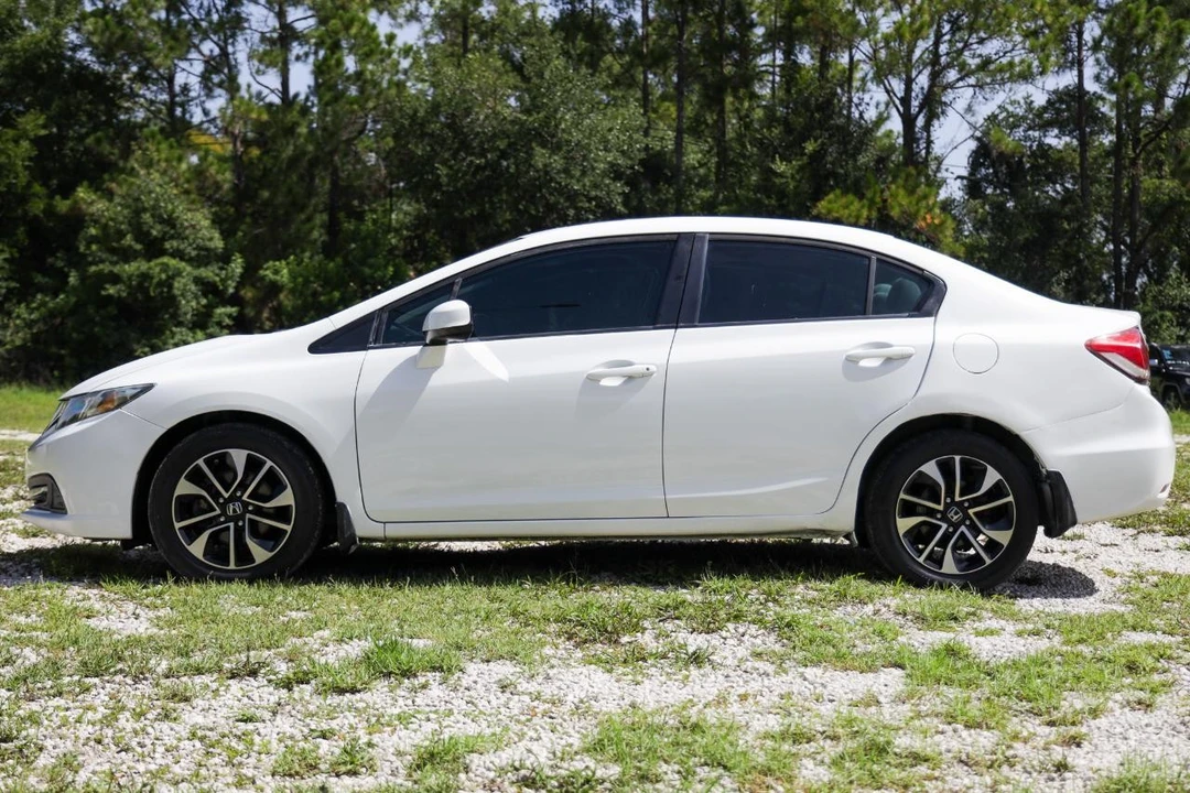 2013 Honda Civic 9th Gen - Image 3 of 31