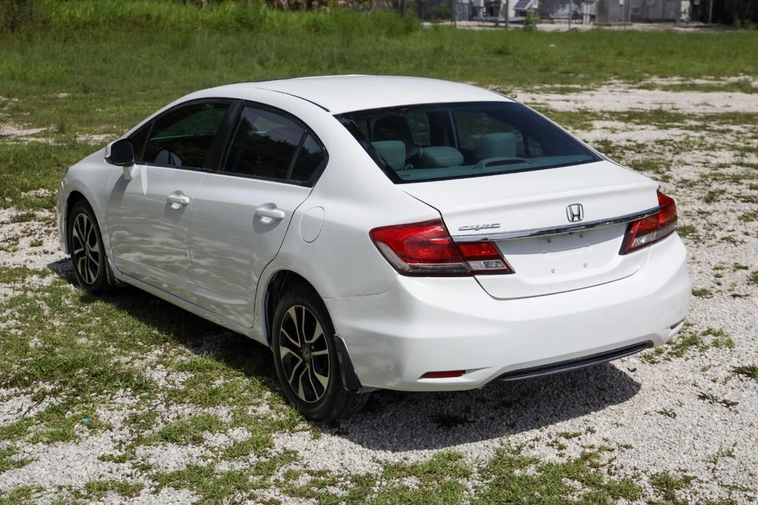 2013 Honda Civic 9th Gen - Image 5 of 31