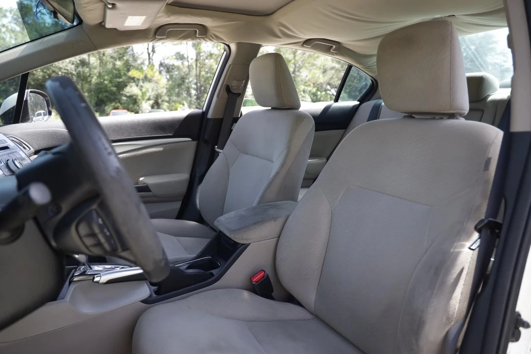 2013 Honda Civic 9th Gen - Image 6 of 31
