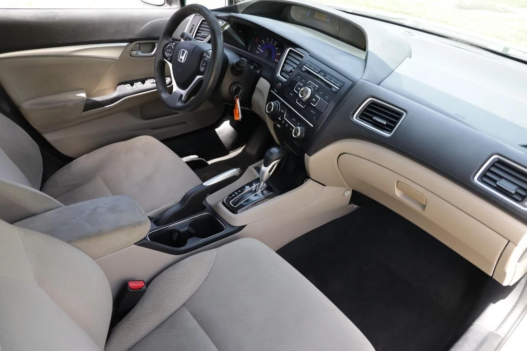 2013 Honda Civic 9th Gen - Image 18 of 31