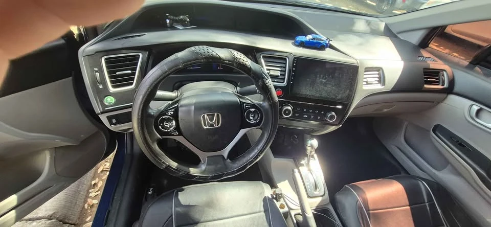 2013 Honda Civic 9th Gen - Image 2 of 15
