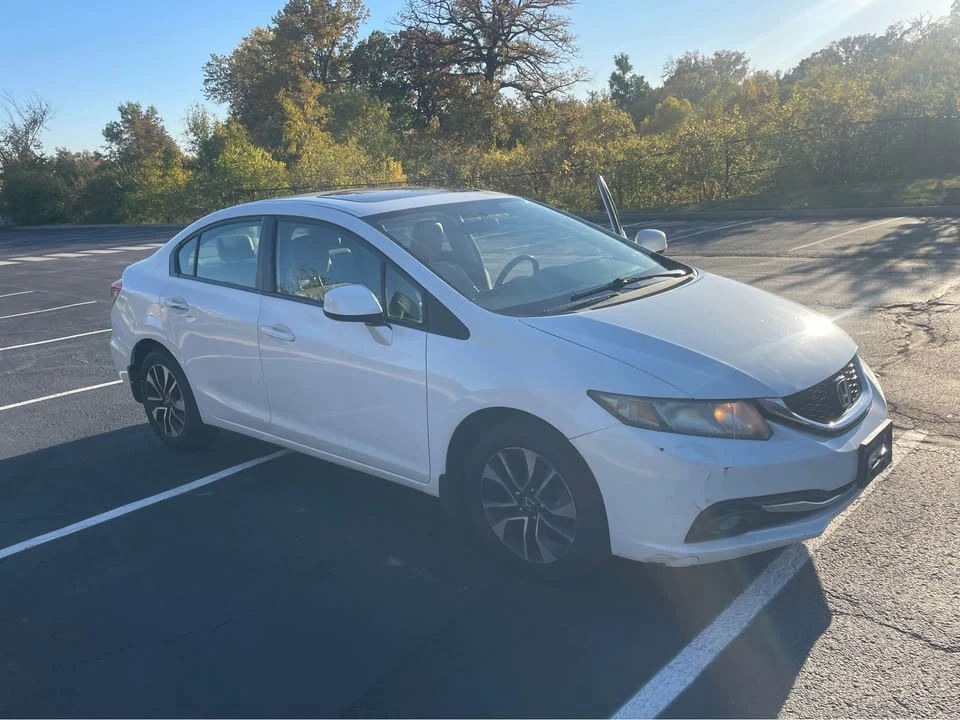2013 Honda Civic 9th Gen - Image 2 of 11