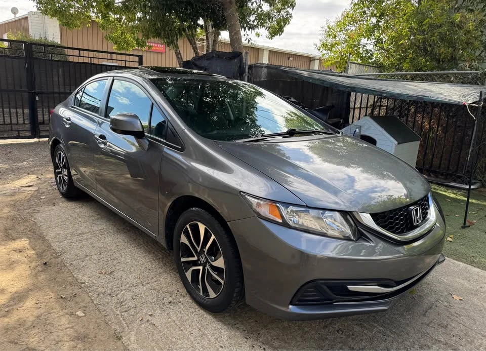 2013 Honda Civic 9th Gen - Image 9 of 15