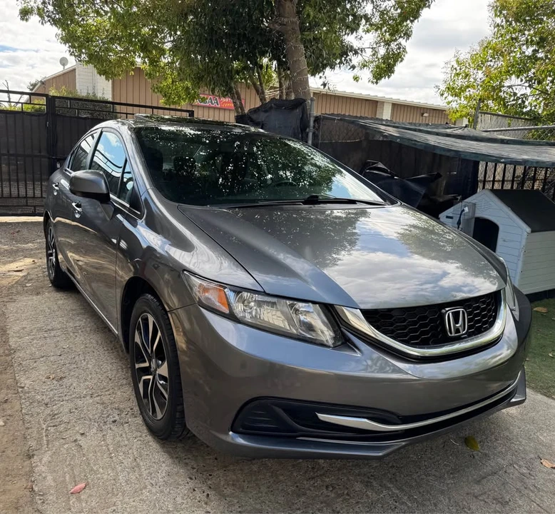 2013 Honda Civic 9th Gen - Image 5 of 15