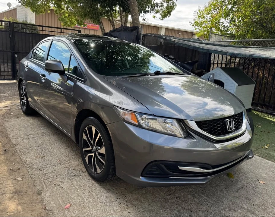 2013 Honda Civic 9th Gen - Image 3 of 15
