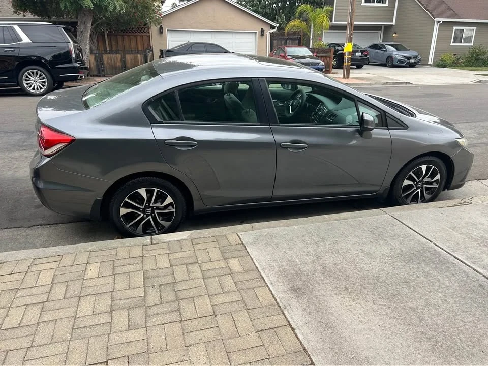 2013 Honda Civic 9th Gen - Image 3 of 8