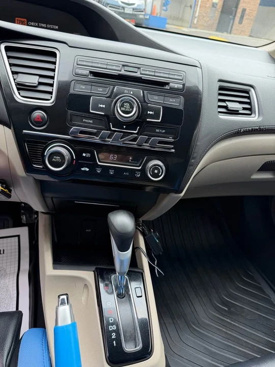 2013 Honda Civic 9th Gen - Image 7 of 16