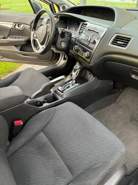 2013 Honda Civic 9th Gen - Image 9 of 14