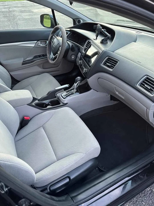 2013 Honda Civic 9th Gen - Image 9 of 15