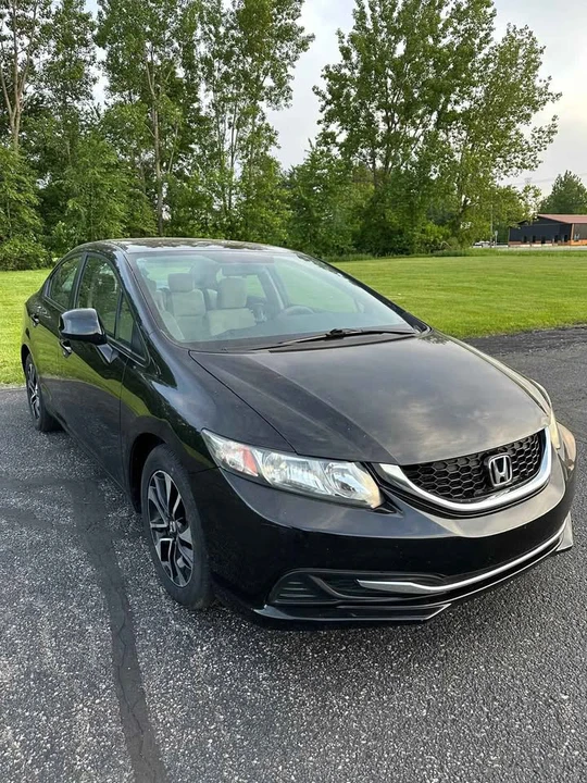 2013 Honda Civic 9th Gen - Image 2 of 15