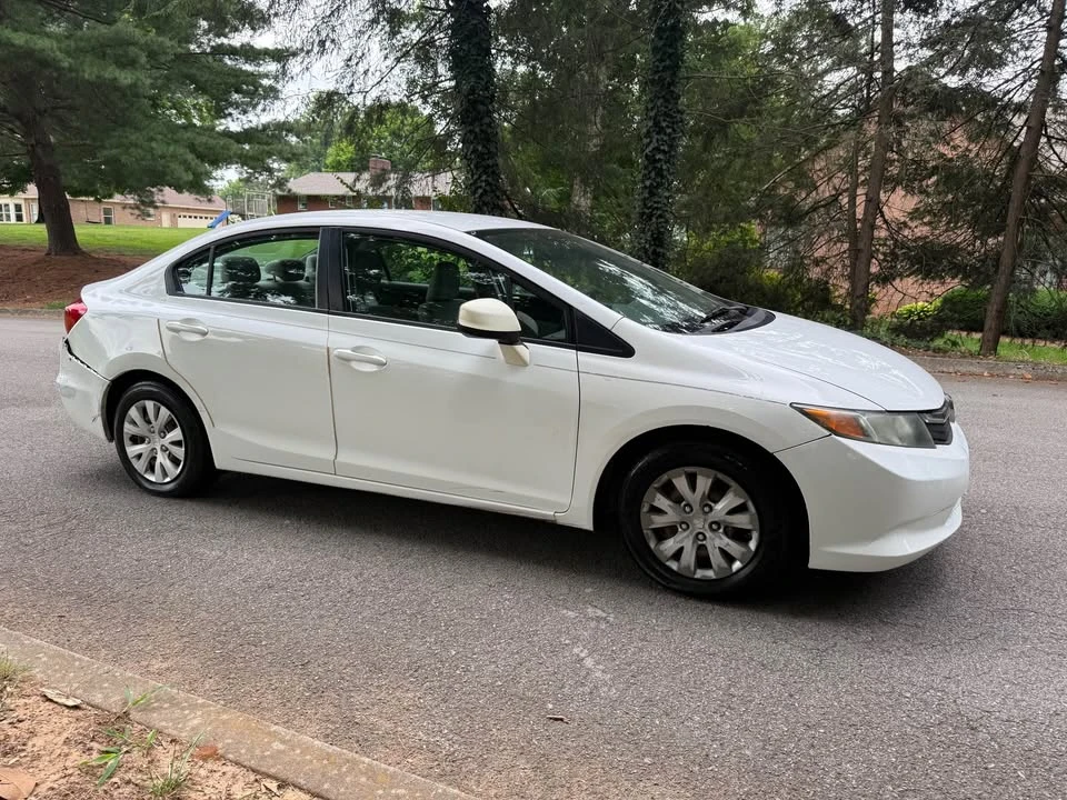 2013 Honda Civic 9th Gen - Image 2 of 8