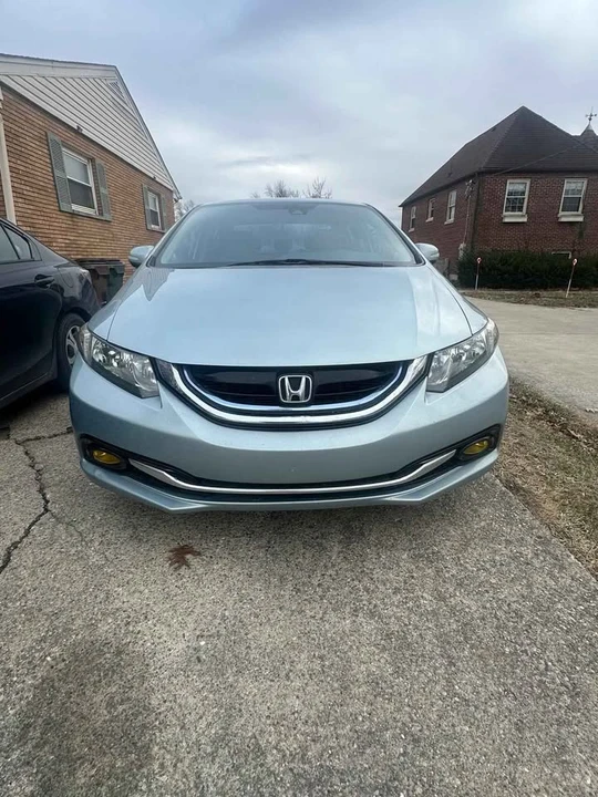 2013 Honda Civic 9th Gen - Image 2 of 12
