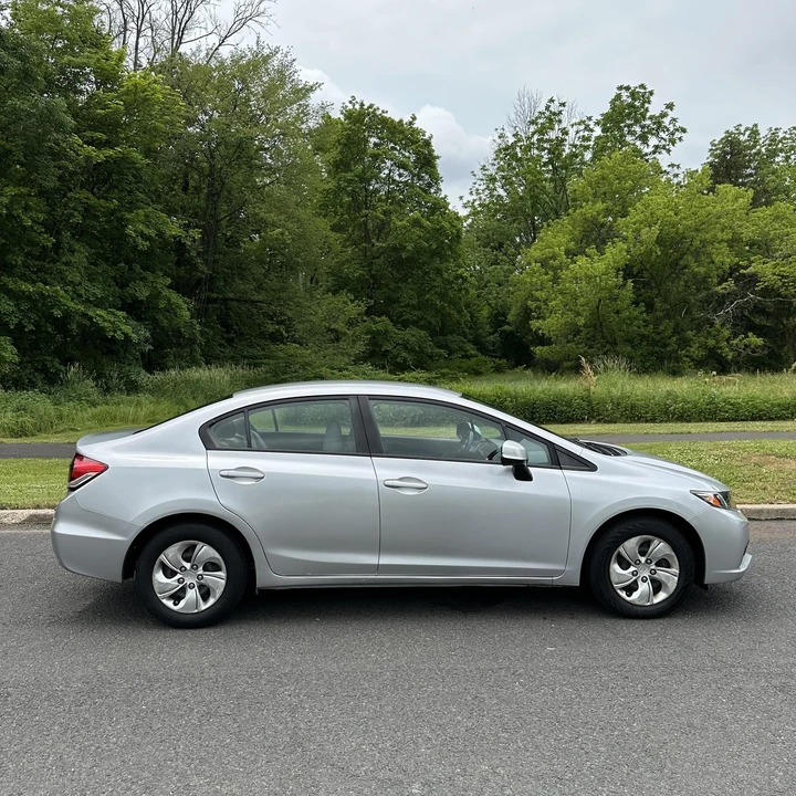 2013 Honda Civic 9th Gen - Image 2 of 12