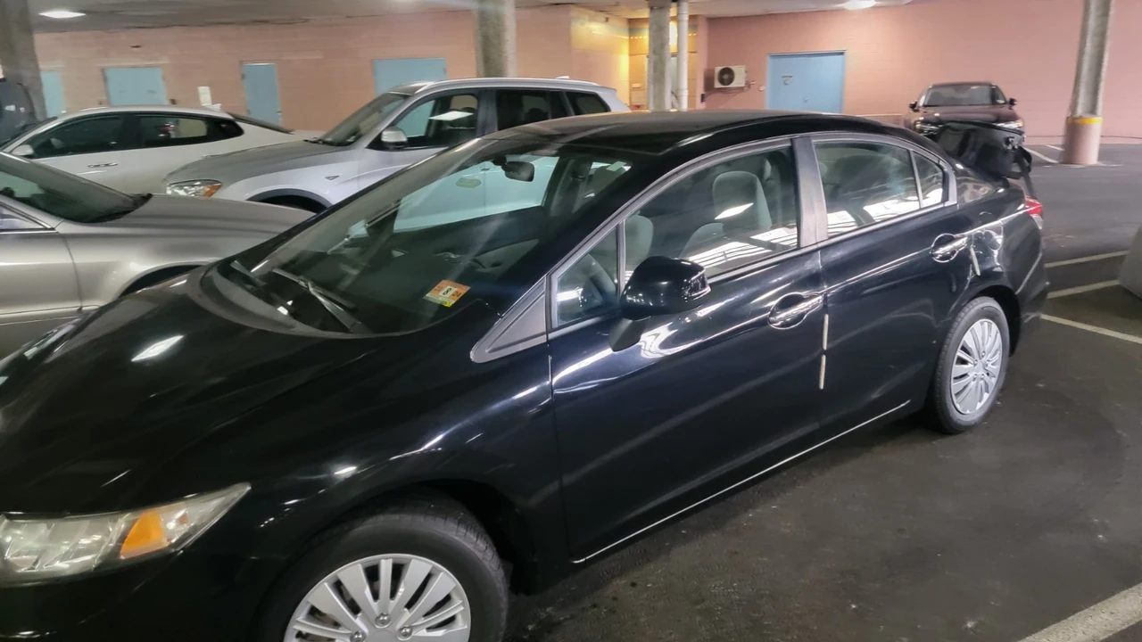 2013 Honda Civic 9th Gen - Image 8 of 20