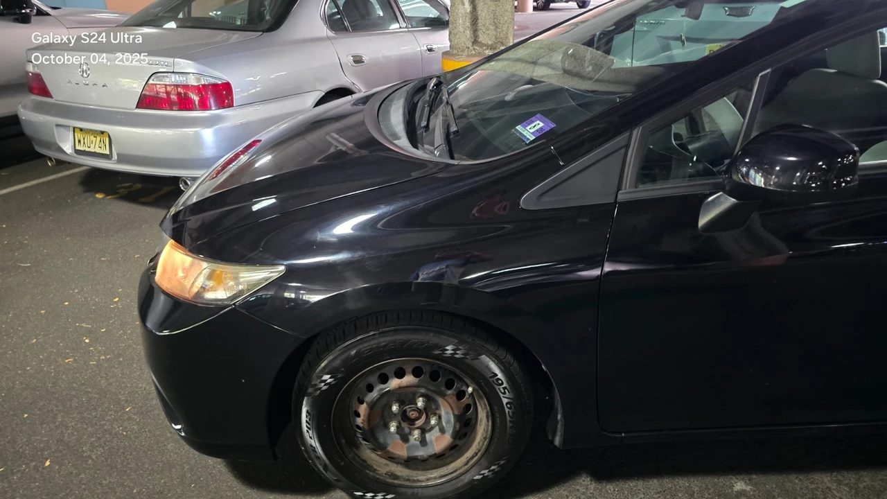 2013 Honda Civic 9th Gen - Image 18 of 20