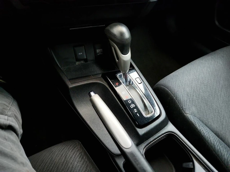2013 Honda Civic 9th Gen - Image 17 of 31