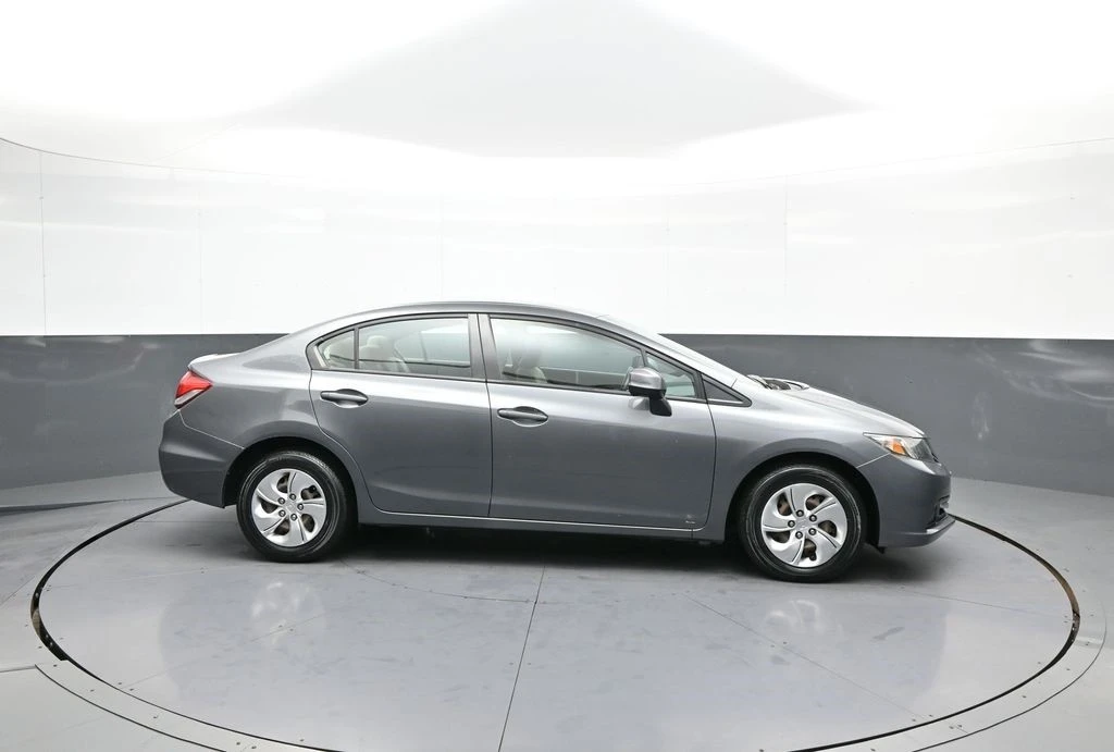 2013 Honda Civic 9th Gen - Image 5 of 12