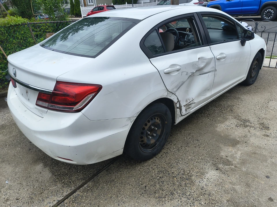 2013 Honda Civic 9th Gen - Image 8 of 12