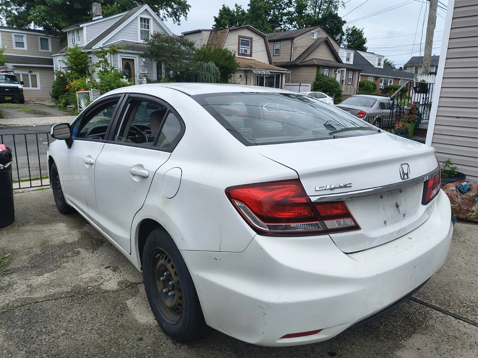 2013 Honda Civic 9th Gen - Image 9 of 12