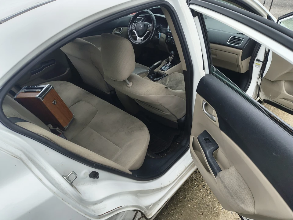 2013 Honda Civic 9th Gen - Image 4 of 12
