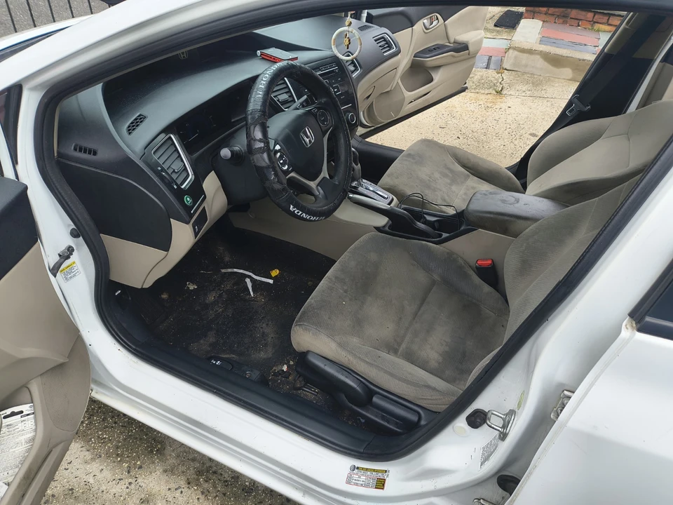 2013 Honda Civic 9th Gen - Image 2 of 12