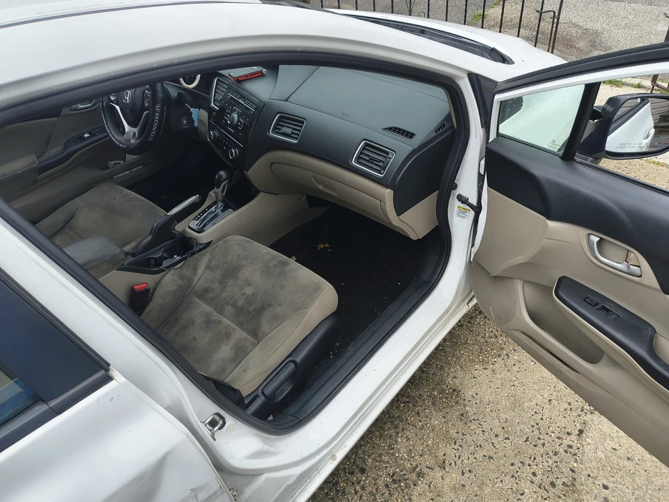 2013 Honda Civic 9th Gen - Image 5 of 12