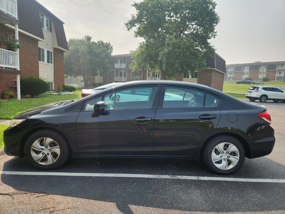 2013 Honda Civic 9th Gen - Image 2 of 5