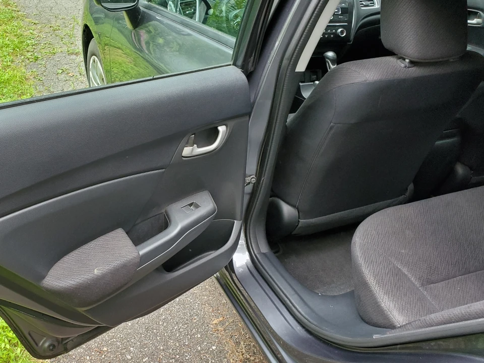 2013 Honda Civic 9th Gen - Image 21 of 31