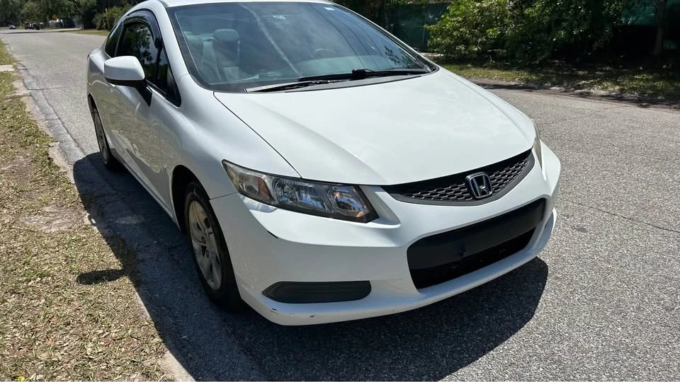 2013 Honda Civic 9th Gen - Image 2 of 20