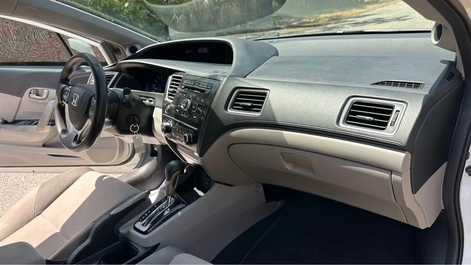 2013 Honda Civic 9th Gen - Image 16 of 20