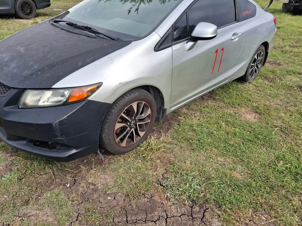 2013 Honda Civic 9th Gen - Image 2 of 10