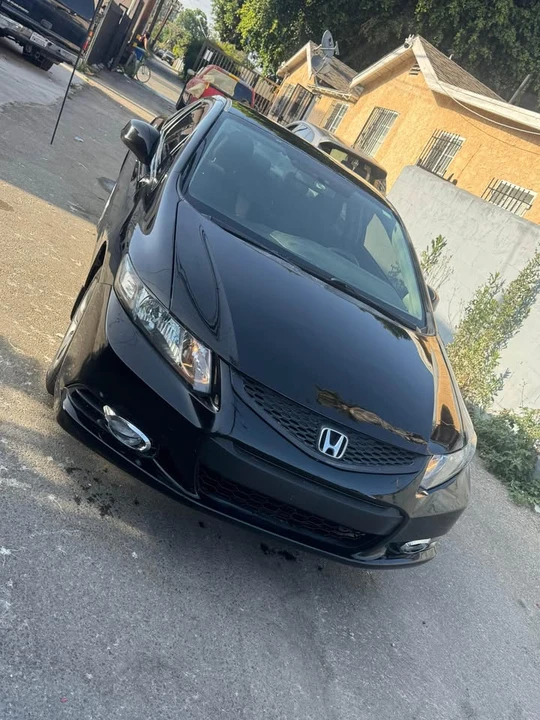 2013 Honda Civic 9th Gen - Image 2 of 12